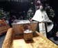 Raclele cu moaștele Sfintei Parascheva și ale Sfântului Pantelimon de la Iași Foto Adevărul captură YouTube Doxologia