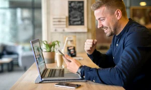 Poza de cover  Top patru idei care te pot ajuta sa iti optimizezi afacerea cu restaurante pentru te bucura de mai mult succes Antreprenor cu afaceri in domeniul HoReCa, device uri, restaurant jpg