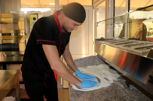 ionut daogaru pizzerie in severin FOTO Alexandra Georgescu