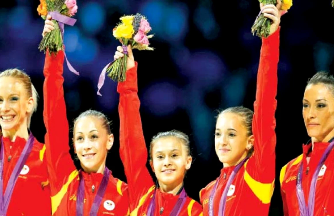 Sandra Izbaşa, Diana Chelaru, Diana Bulimar, Larisa Iordache şi Cătălina Ponor - Gimnastică, la echipe
