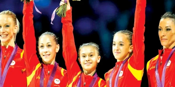 Sandra Izbaşa, Diana Chelaru, Diana Bulimar, Larisa Iordache şi Cătălina Ponor - Gimnastică, la echipe