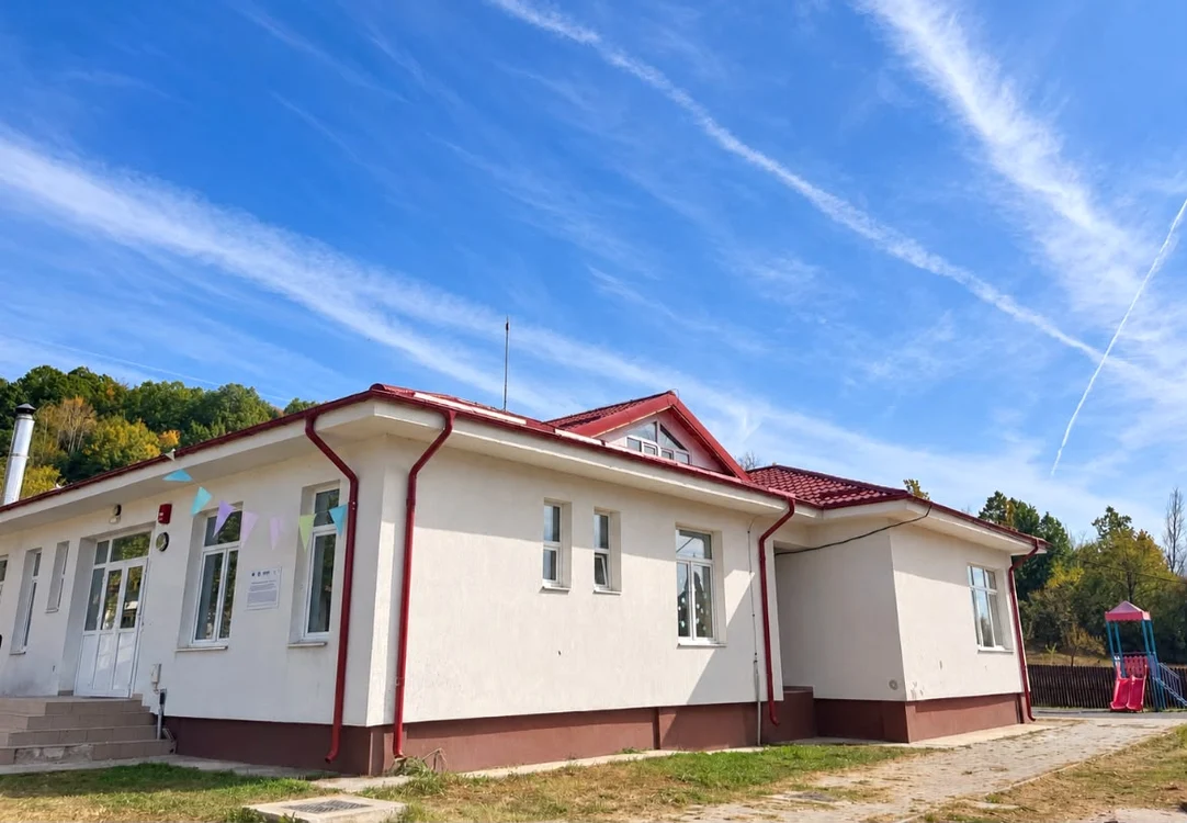 cladire_scoala_medul_rural_foto_adevarul