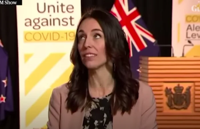 Jacinda Ardern, premierul din Noua Zeelandă, surprinsă de cutremur în direct Sursa Youtube