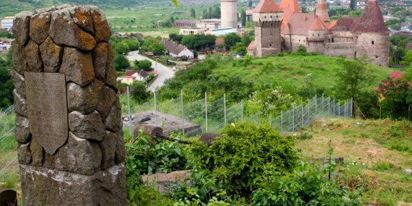 Cimitirul vechi evreiesc din Hunedoara. FOTO