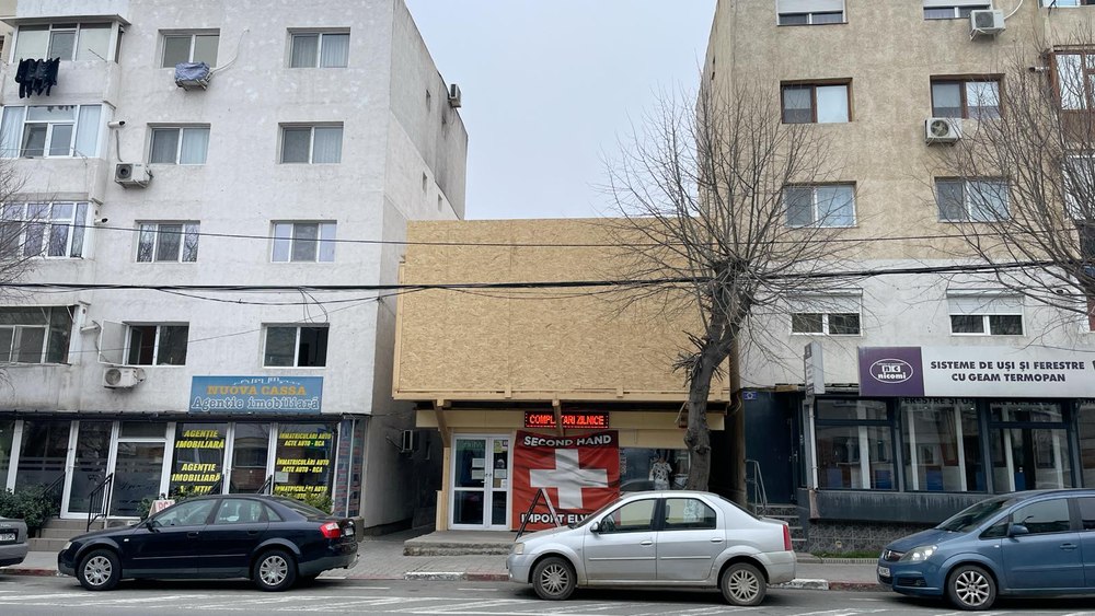 Scandal la Năvodari: imobil ridicat la 30 de centimetri de un alt bloc