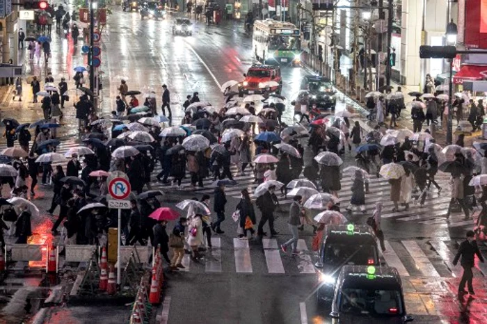 
    Japonia vrea înăstrirea condiţiilor de siguranţă de la graniţă după ce un bărbat a fost testat pozitiv cu o nou tulpină de coronavirusfoto: AFP  