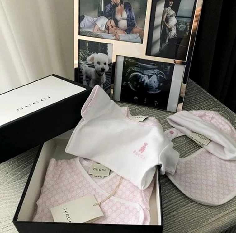 Adelina Pestrițu i-a cumpărat fetiței sale hăinuțe de la Gucci