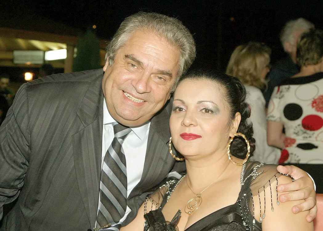 
    Cornelia Catanga a depăşit multe obstacole ca să fie  împreună cu alesul ei, dar s-a văzut mireasă la 56 de ani  