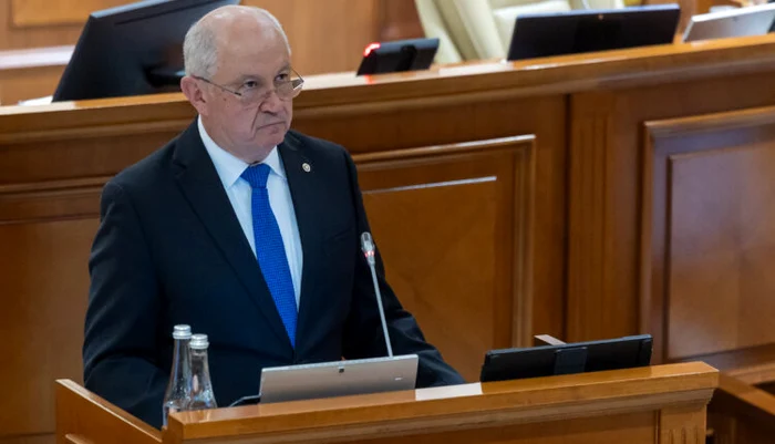 Alexandru Munteanu a subliniat că sunt adunate notele de plată. FOTO: Multimedia.parlament.md 