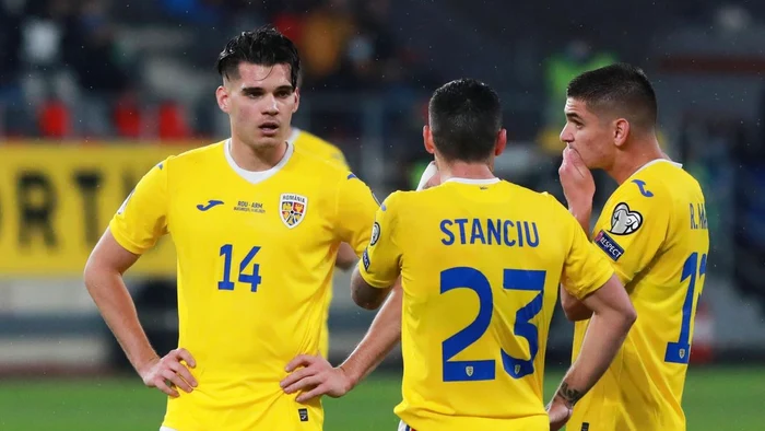 Ianis Hagi (numărul 14) și colegii săi au primit ultimele indicații înainte de Euro 2024. FOTO: X
