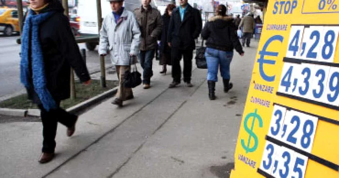 Cursul de schimb, perspective sumbre: 1 euro ar putea ajunge la 4,8 lei!