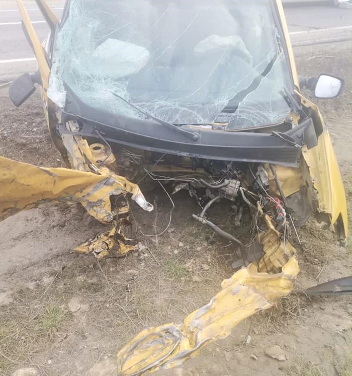 Accident rutier pe DN 1 - Sibiu soldat cu trei morţi - singura supravieţuitoare - o gravidă se zbate între viaţă şi moarte Foto Adevărul