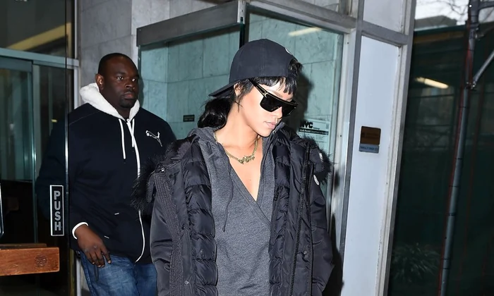 rihanna hepta 1989461 jpeg
