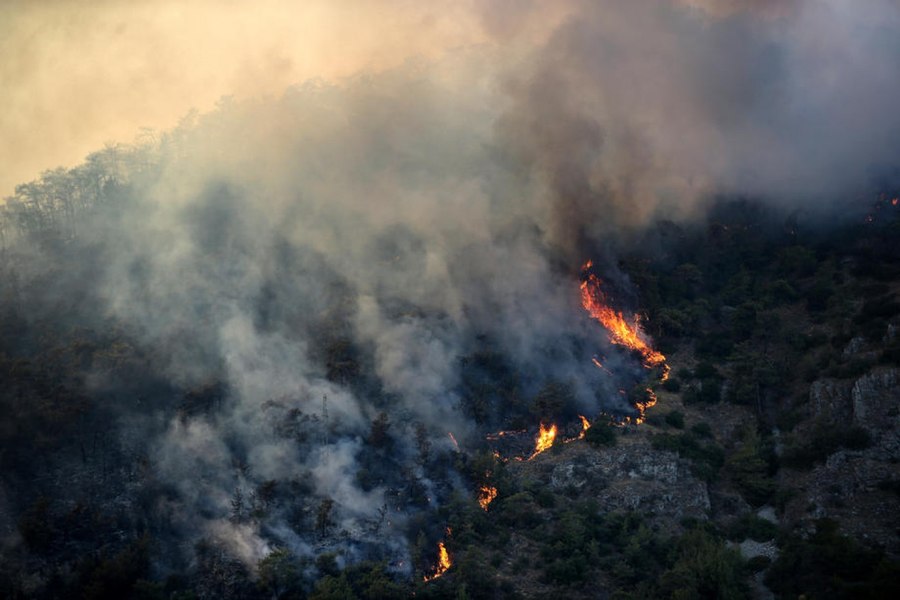 Atenționare de călătorie în Turcia și Grecia pentru turiștii români din cauza incendiilor de vegetație