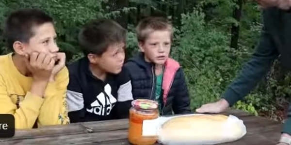 Cei trei frati si zacusca jpg