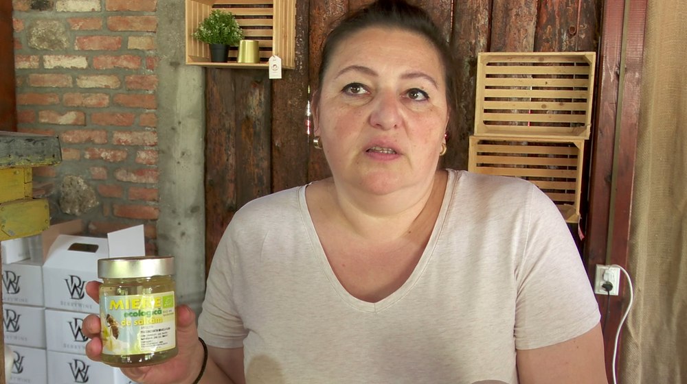 De ce mierea de salcâm este mai scumpă decât celelalte tipuri de miere. Ar putea costa și mai mult anul acesta
