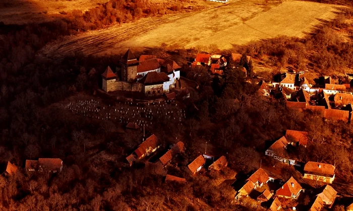 Viscri, de sus FOTO: zborpestetransilvania.ro