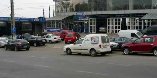 Cozi la una dintre vulcanizările din municipiul Tulcea