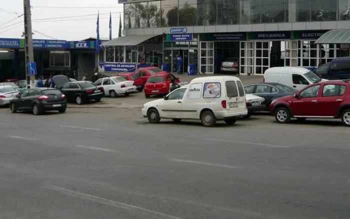 Cozi la una dintre vulcanizările din municipiul Tulcea