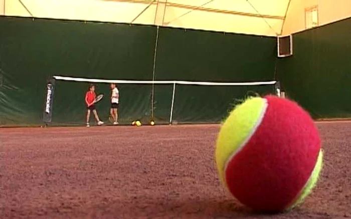 Fenomenul Halep aduce copiii pe terenurile de sport.