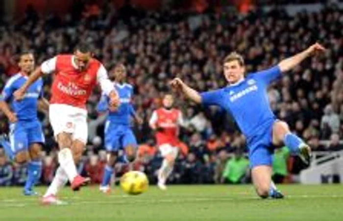 Theo Walcott a marcat cel de-al treilea gol al lui Arsenal