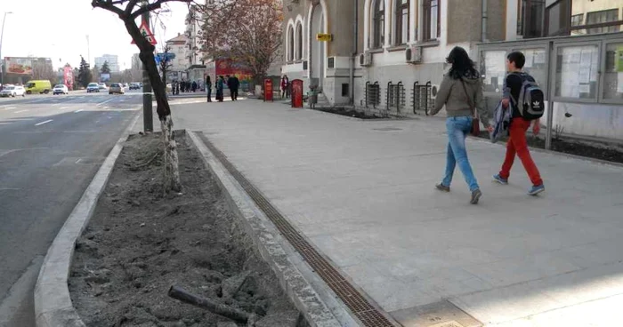 Trotuarele gri vor căpăta culoare