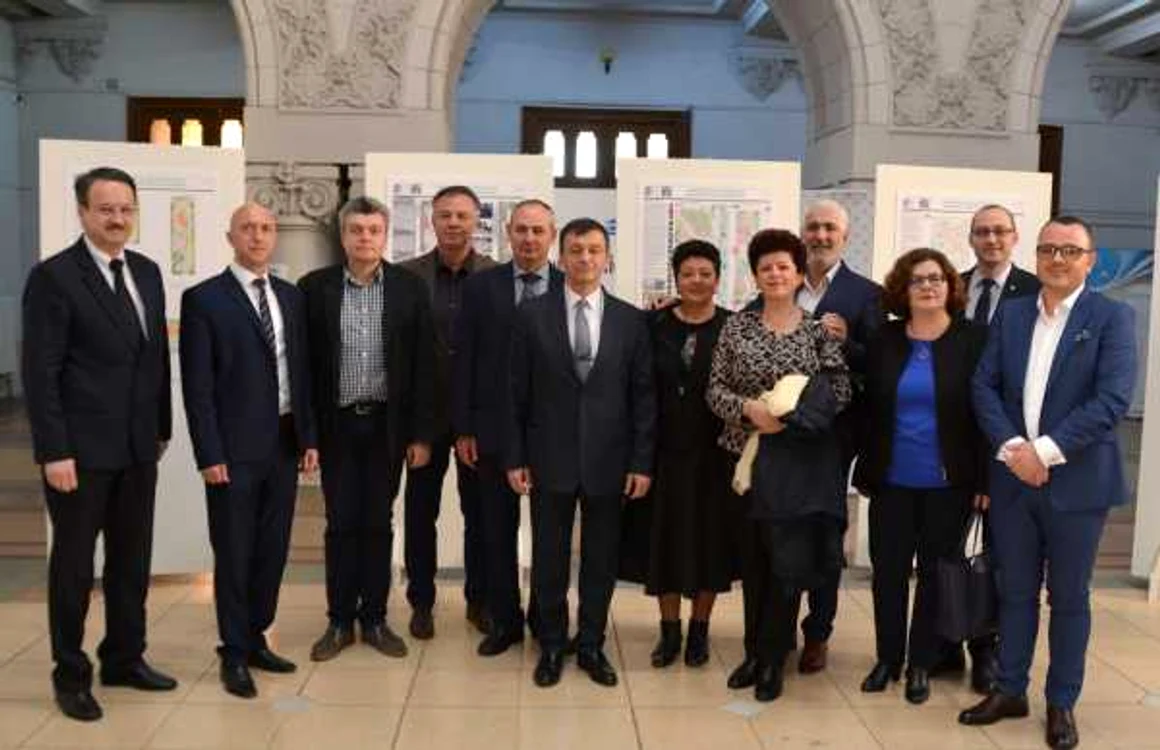 Noii decani ai facultăţilor de la Universitatea ”Dunărea de jos” Foto: UGAL