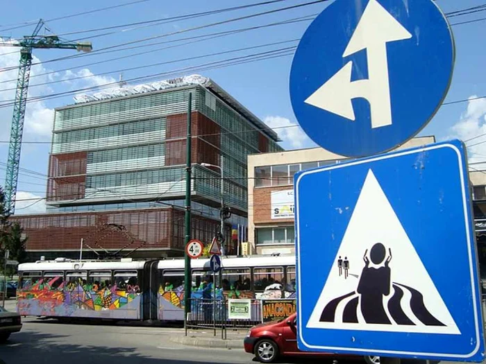 Indicatoarele rutiere inedite au fost văzute în centrul Timişoarei