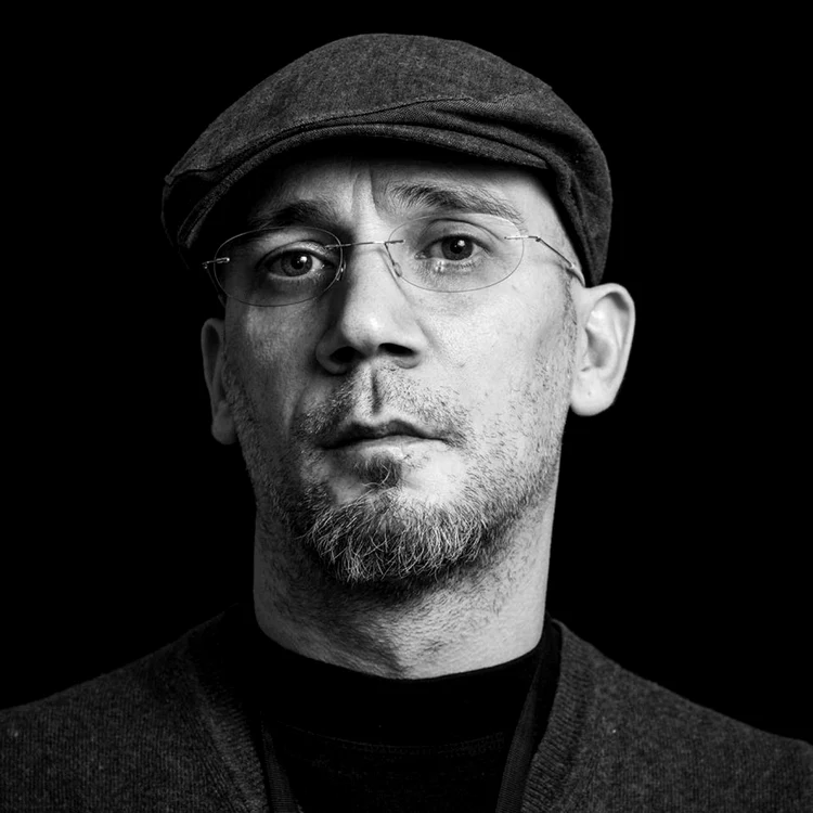 Scriitorul Cristian Fulaş
