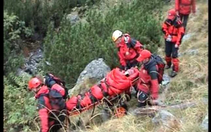 Piteşti: UPDATE: Alpiniştii au fost salvaţi "Am avut saci de dormit altfel ne găseau îngheţaţi"
