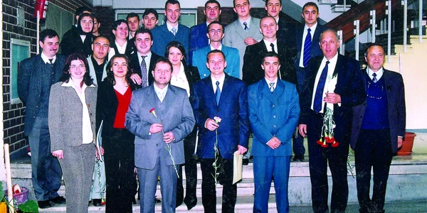 Viorica Pascalau a absolvit facultatea de robotica in 2005, in timp ce lucra ca si femeie de serviciu