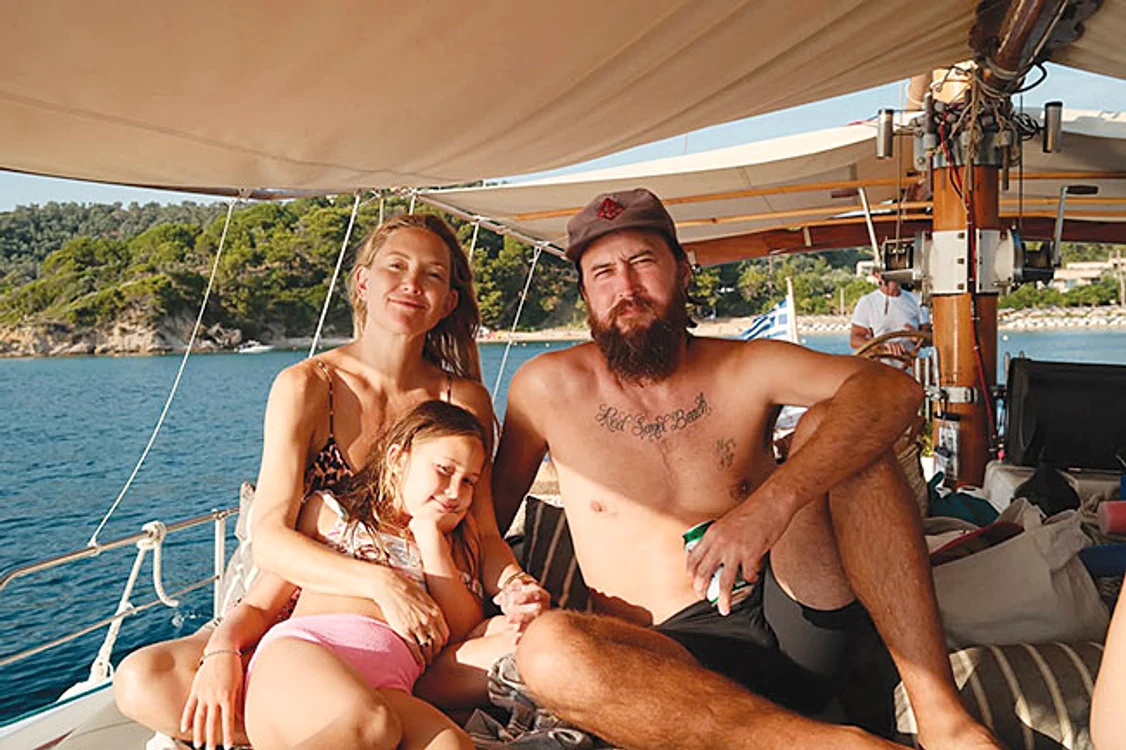 Kate Hudson, alături de logodnicul ei, Danny Fujikawa  şi de fetiţa lor, Rani Rosa