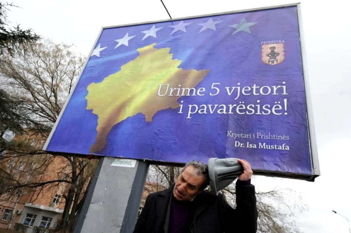 Kosovarii sărbătoresc cinci ani de la independenţă FOTO AFP