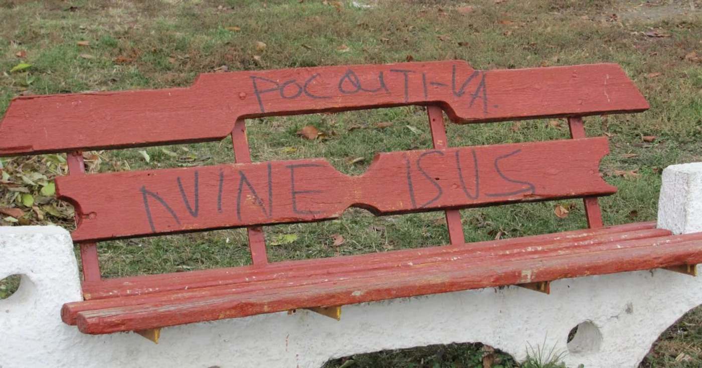 Oraşul e plin de astfel de mesaje