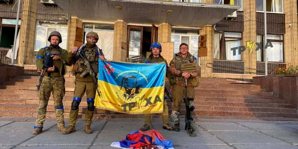 Soldați ucraineni in Kupiansk FOTO Twitter @lesiavasylenko jpg