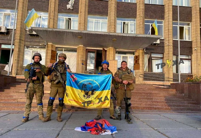 Soldați ucraineni in Kupiansk. FOTO Twitter @lesiavasylenko