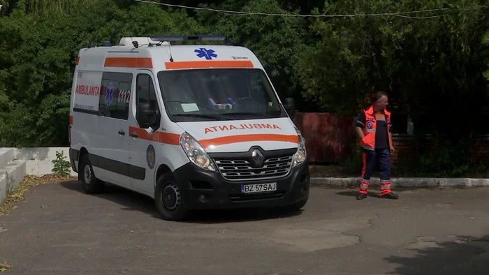 Fata a ajuns la spital, însă nu a rămas internată. FOTO Iulian Bunilă