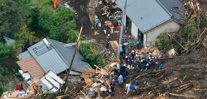 Japonia a fost afectată de ploi torenţiale şi alunecări de teren