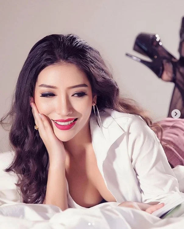 Nang Mwe San este și model