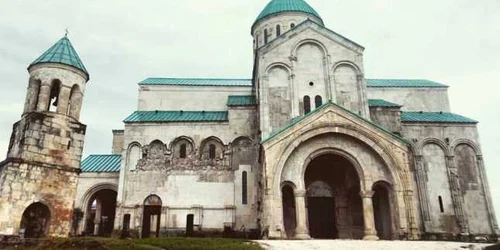 catedrala bagrati kutaisi georgia