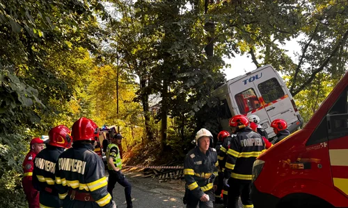 Accident grav în Câmpulung cu un microbuz FOTO ISU Argeș