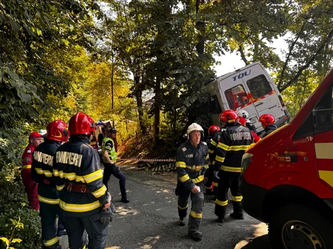 Accident grav în Câmpulung cu un microbuz FOTO ISU Argeș