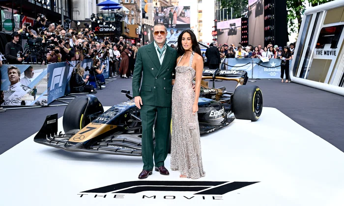 Brad Pitt și Ines de Ramon la premiera europeană a filmului F1, pe 23 iunie 2025, la Londra, GettyImages (1) jpg