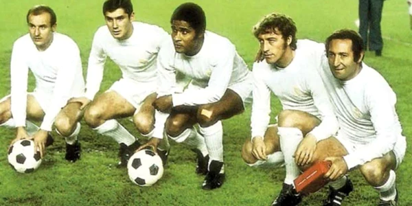 Bene, Santillana, Eusebio, Dobrin  şi Gento (de la stânga la dreapta),  la meciul de retragere al ultimului   