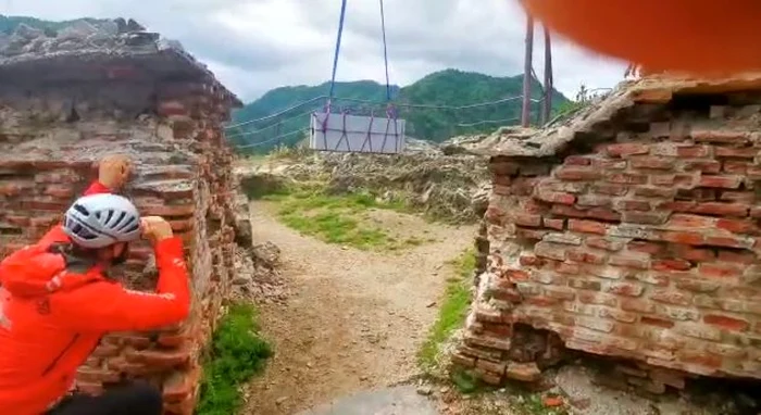 Cetatea Poenari, dotată cu turnicheţi.Ce se întâmplă însă cu aşteptata consolidare