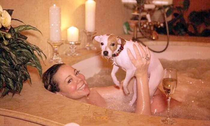 O singură baie în apă minerală Evian costă 8.500 dolari