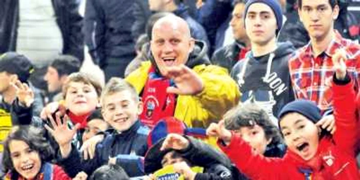 Steaua continuă să aibă cei mai mulţi suporteri, atât în Bucureşti, cât şi în ţară   