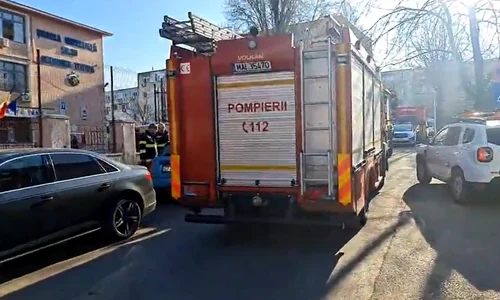 incendiu scoala jpg
