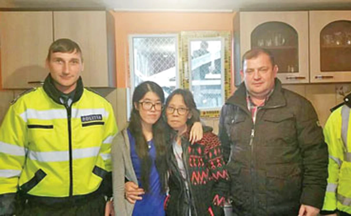 Poliţiştii olteni le-au descoperit în timp record pe cele două femei din Singapore