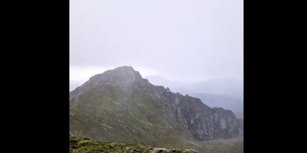 ninsoare-bucegi-iulie